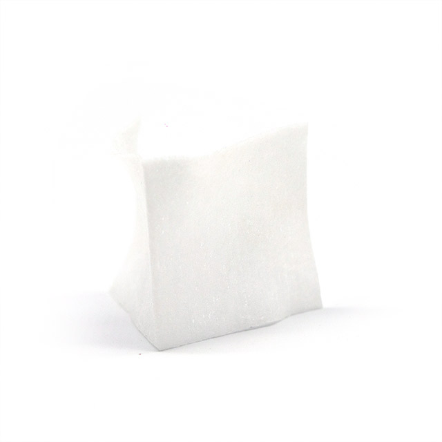 Lingettes stériles non tissées jetables du0026#39;écouvillon du0026#39;alcool pour les injections